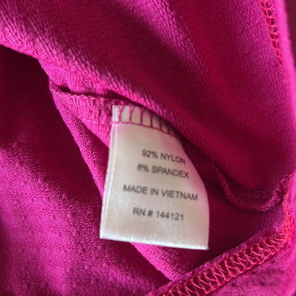 Bette and the court Sunshirt hot pink berry UPF 50 size large - Picture 5 of 7